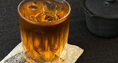 Iced Tea : Grains Leaves and Sticks