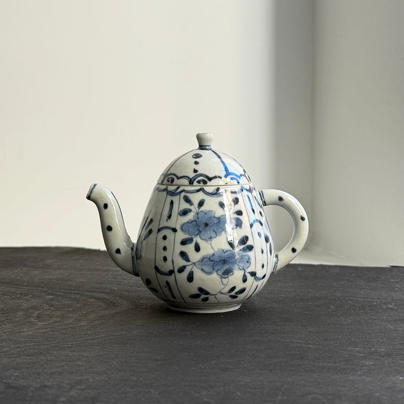 Sometsuke Fuyode Teapot # 4