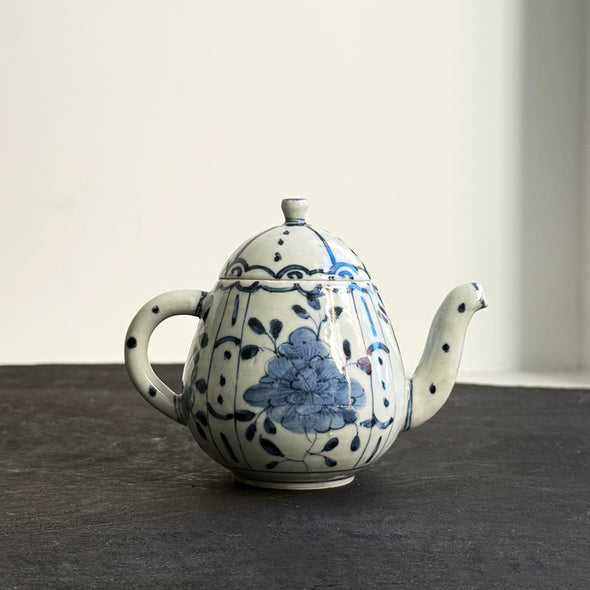 Sometsuke Fuyode Teapot # 4