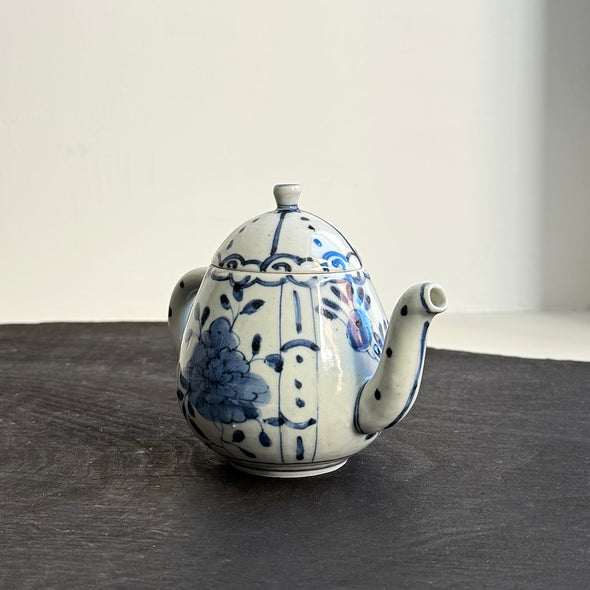 Sometsuke Fuyode Teapot # 4