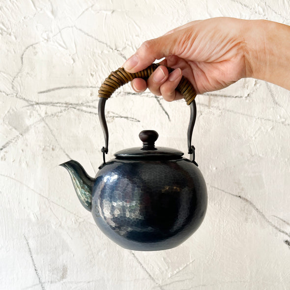 Hand-hammered Round Copper Teapot 600ml Shikinshoku