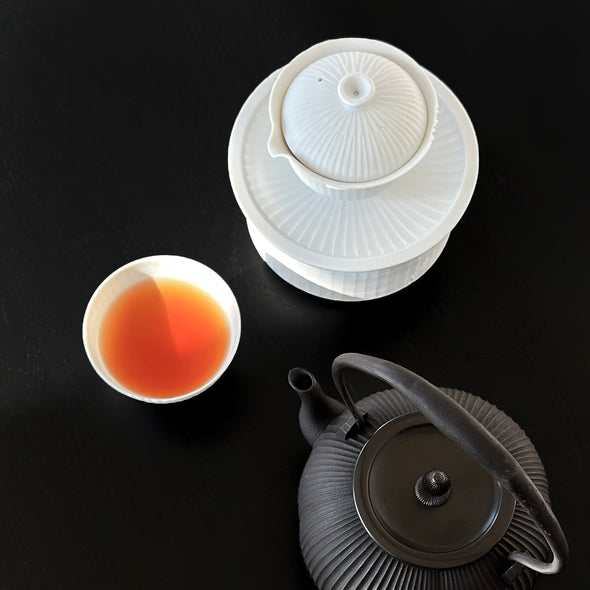 Teapot Houhin Mushikui Shinogi