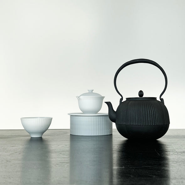 Teapot Houhin Mushikui Shinogi