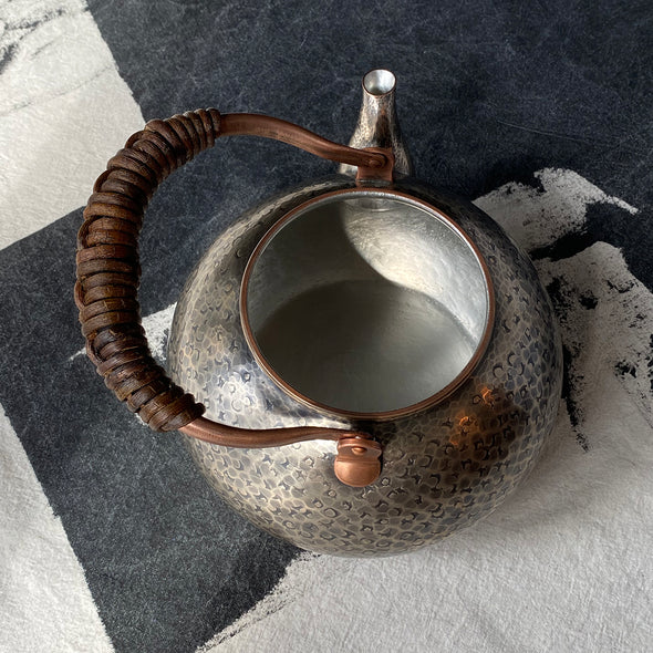 Hand-hammered Copper Water Kettle 1.8L Smokey Silver