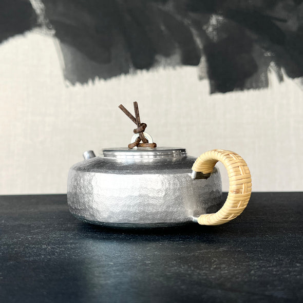 Pewter Flat Spinning Top Motif Teapot