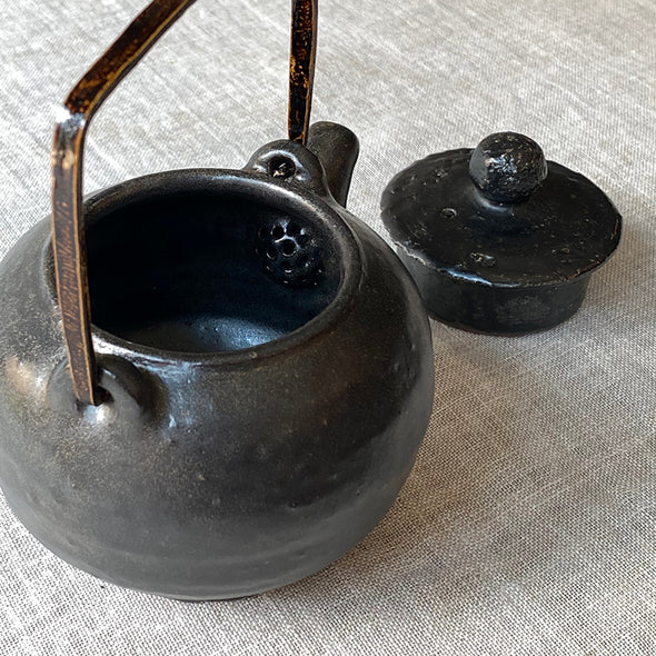 Iron Glaze Teapot Black Medium