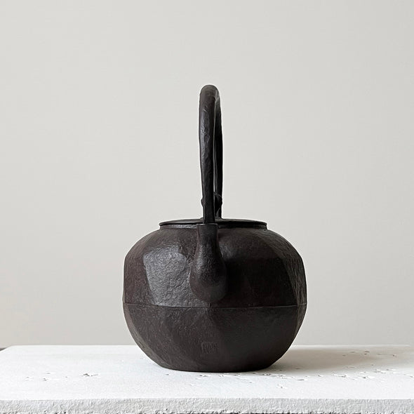 Juniryou Maru Cast Iron Tetsubin Water Kettle