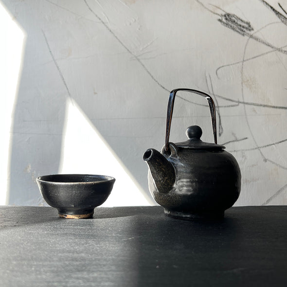 Iron Glaze Teapot Black Medium