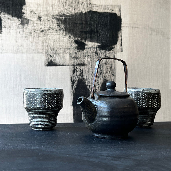 Iron Glaze Teapot Black Medium