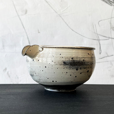 Karatsu Kohiki Spouted Bowl #C6